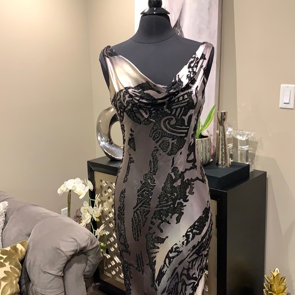 Special Dress - Picture 1 of 17